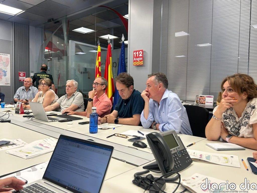 Luesia (Zaragoza) se salva de las llamas y preocupa el "viento loco" de un incendio que suma 14.000 hectáreas