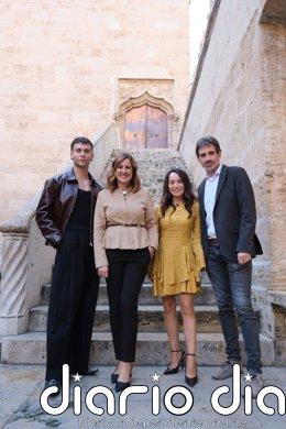 'Maestros de la Costura Celebrity' homenajea la indumentaria tradicional valenciana con una prueba de trajes de fallera