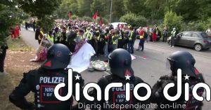 Manifestantes antifascistas no consiguen evitar el inicio de la conferencia anual de la AfD en Alemania