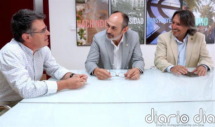 Manuel Jesús Pavón deja la Gerencia de la Universidad de Huelva tras casi una década al frente de su gestión económica