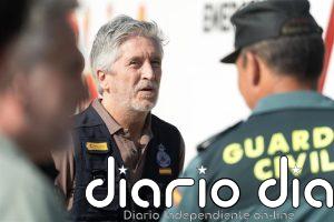 Marlaska espera "tres días muy duros" por el calor y dice que intentan evitar que el fuego se reavive