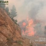 Más de 100 efectivos trabajan en la contención del incendio de Peñarroya de Tastavins (Teruel)