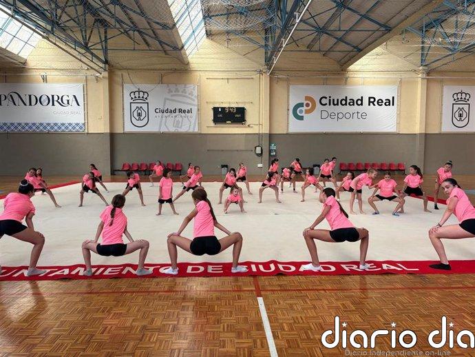 Más de 140 participantes inauguran los campus municipales de patinaje y gimnasia rítmica en Ciudad Real