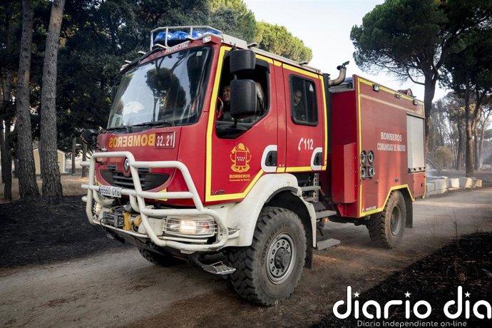 Más de 400 efectivos trabajarán durante la noche para contener el incendio al norte del Pantano de San Juan