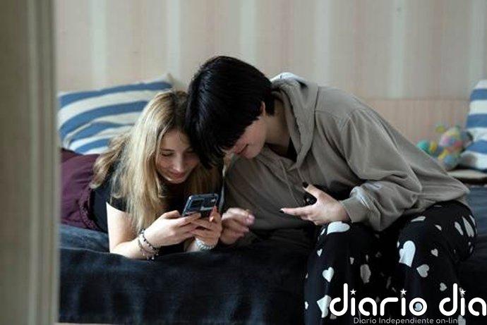 Más del 60% de adolescentes cree que el contenido digital, incluido el sexual, es entretenimiento, según un estudio
