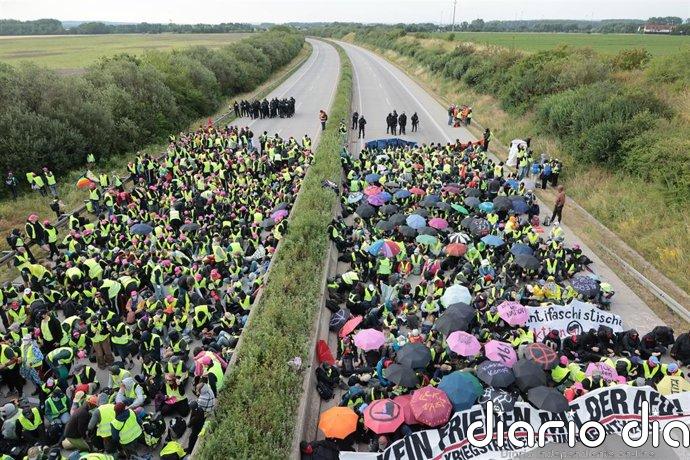 Miles de manifestantes protestan contra el congreso de AfD en Érfurt