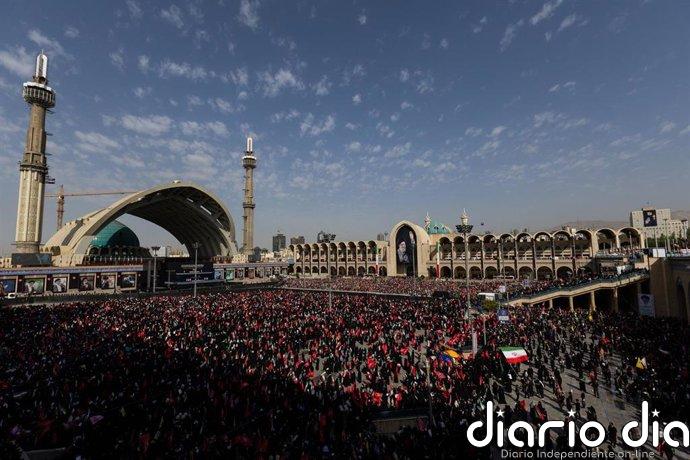 Millones de iraníes han despedido ya en Teherán los restos mortales del ayatolá Jamenei