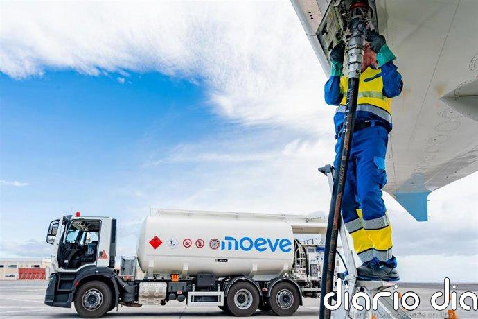 Moeve y DHL Express descarbonizan la logística aérea en Barajas con un 'mega' acuerdo de suministro de SAF