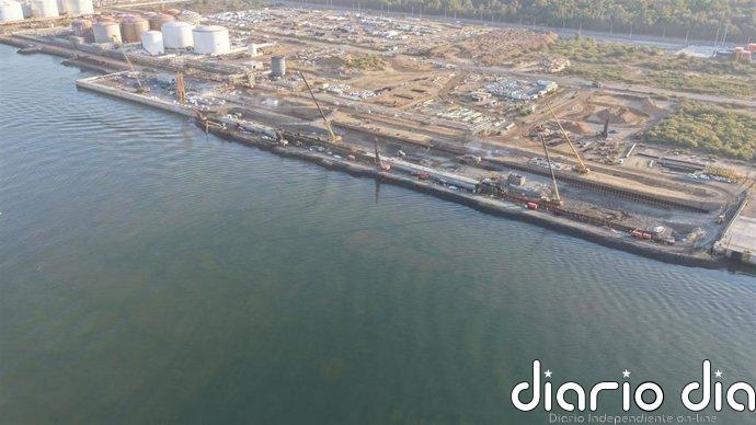 Moeve y Exolum cierran con BBVA y Kutxabank financiación por 105 millones para el proyecto Muelle Sur