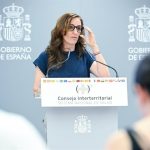 Mónica García espera que los grupos apoyen la ley del tabaco como "verdaderos" representantes de los ciudadanos