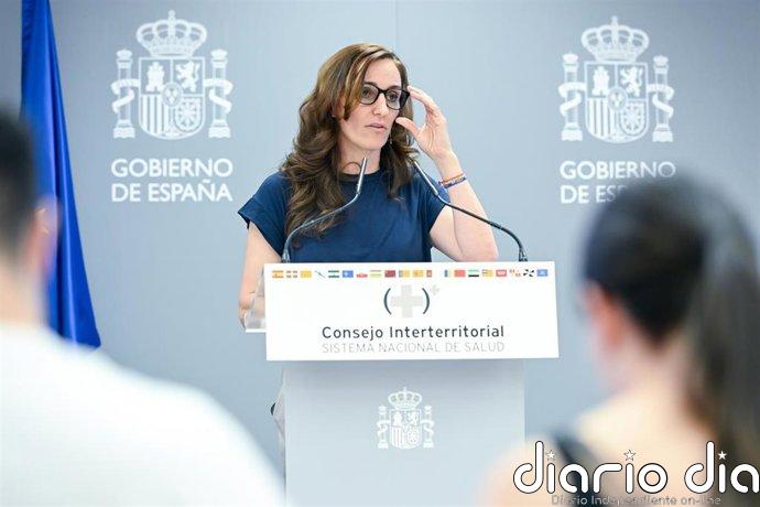 Mónica García espera que los grupos apoyen la ley del tabaco como "verdaderos" representantes de los ciudadanos