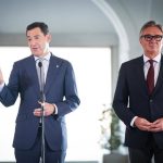 Moreno espera una legislatura "estable y cordial" con Vox pero admite "no estar contento" por no gobernar en solitario"