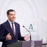 Moreno sitúa a Gavira (Vox) como vicepresidente segundo, mantiene a su núcleo duro y crea consejerías de IA y Vivienda