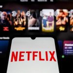 Netflix introduce interpretaciones en lengua de signos en más de 70 títulos familiares con SignUp Media