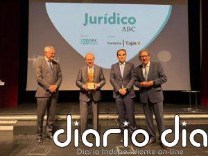 Nieto insta a dignificar el papel de jueces y magistrados y en respetar la independencia y la separación de poderes