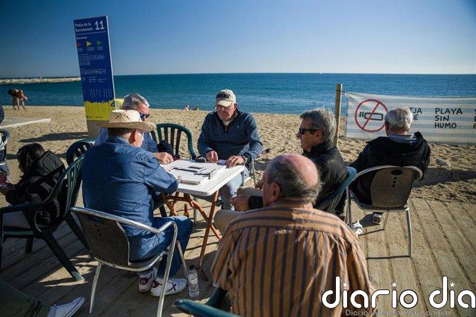 Nueva ley antitabaco 2026: dónde estará prohibido fumar, qué pasa en las playas y cuándo entra en vigor