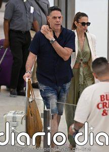 Nuria Fergó y Claudio Bruno, sus primeras imágenes juntos: abrazados y muy enamorados en el aeropuerto