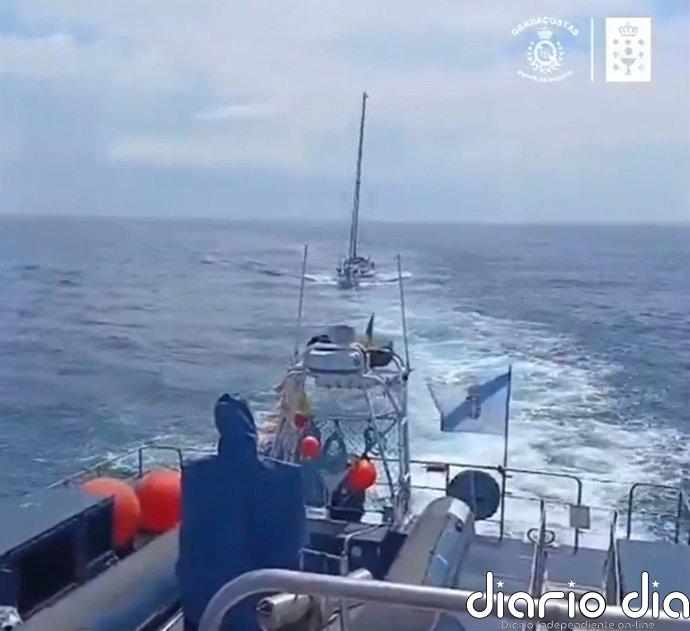 Orcas arremeten de nuevo contra un velero, que necesita ser remolcado al quedar sin gobierno a 13 millas de Cedeira