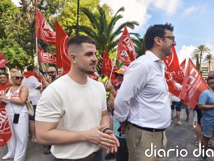 Ortega (PSRM) reclama al Ejecutivo autonómico que saque a licitación las líneas de transporte público regional