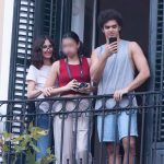 Paz Vega vuelve a sonreír y celebra eufórica el triunfo de 'La Roja' junto a dos de sus hijos desde su nueva casa
