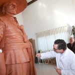 Pérez-Reverte asistirá a la inauguración del monumento al Capitán Alatriste
