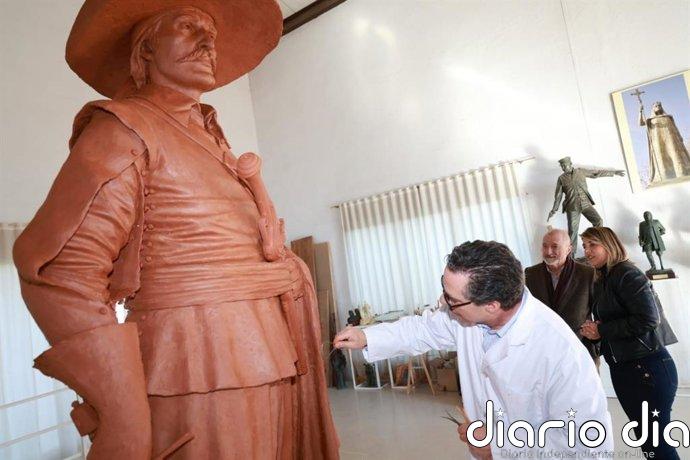 Pérez-Reverte asistirá a la inauguración del monumento al Capitán Alatriste
