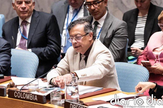Petro acusa al nuevo Gobierno colombiano de campaña electoral engañosa y defiende la retransmisión en vivo del empalme