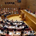 PP y Vox aprueban en Les Corts los presupuestos de 2026, que introducen en la ley la 'prioridad nacional'