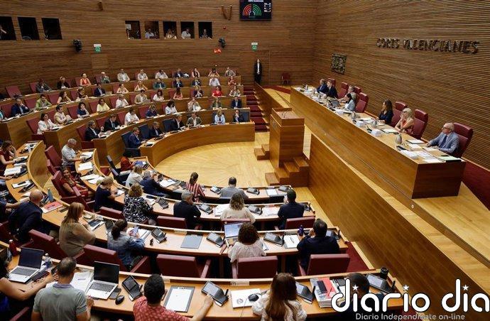 PP y Vox aprueban en Les Corts los presupuestos de 2026, que introducen en la ley la 'prioridad nacional'