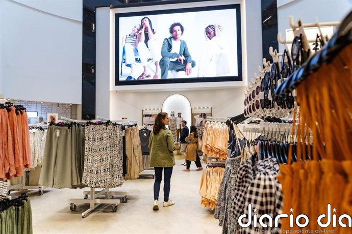 Primark baja los precios a un centenar de sus prendas más vendidas en España