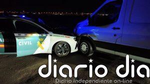 Prisión sin fianza por embestir a unos agentes en Almería con una furgoneta sustraída usada para el 'petaqueo'