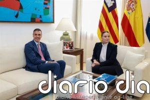 Prohens pide a Sánchez un plan ante la "emergencia migratoria" en Baleares y respalda el pacto europeo de migraciones