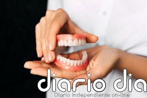 Prótesis dentales removibles: Consejos para evitar molestias en verano