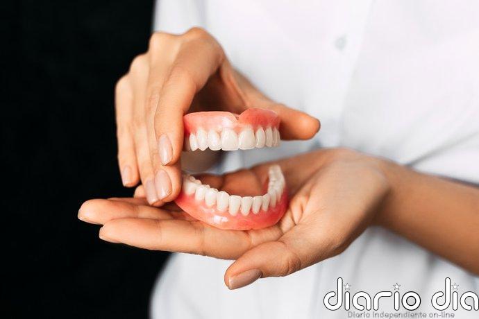 Prótesis dentales removibles: Consejos para evitar molestias en verano