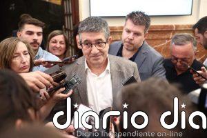 PSOE confía en que Zapatero aclare "dudas" y dice que el Gobierno no se "quema" defendiendo su presunción de inocencia