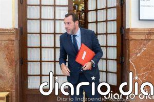 Puente acusa a los gobiernos autonómicos del PP de no ejercer sus competencias contra los incendios