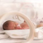¿Qué determina el futuro de un bebé prematuro? Un estudio de tres décadas señala un factor clave