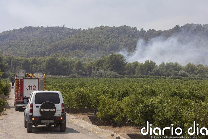 Quinto día del incendio de la Vall d'Uixó: puntos calientes menos intensos y extensos que días pasados