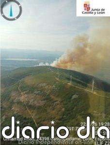 Realojados los vecinos de San Pedro Castañero y Turienzo (León) tras la mejora del fuego de Castropodame