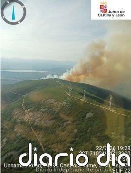 Realojados los vecinos de San Pedro Castañero y Turienzo (León) tras la mejora del fuego de Castropodame Incendio de Castropodame (León).