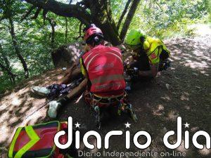 Rescatado en Picos de Europa un senderista vizcaíno de 23 años deshidratado