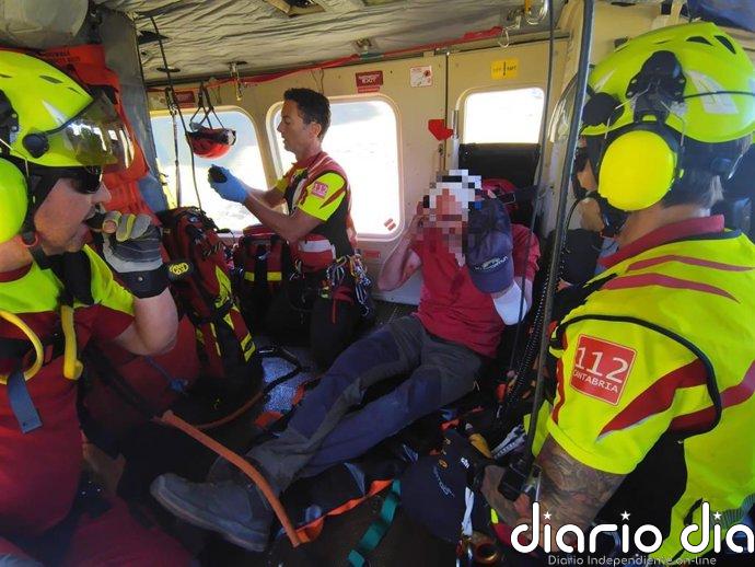 Rescatado un senderista con traumatismo craneoencefálico y herida abierta en Picos de Europa