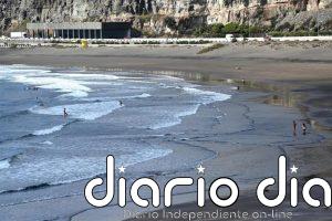 Rescatan a un menor del mar en La Laja, en Las Palmas de Gran Canaria, y se busca a una joven desaparecida