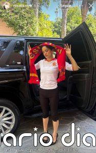 Rosalía, Penélope Cruz y Javier Bardem, risas, confidencias y bailes en la victoria de La Roja en el Mundial