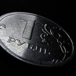 Rusia baja tipos al 14% y advierte del impacto en la actividad de la subida del precio de la gasolina