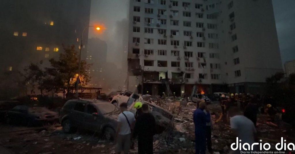 Rusia deja un reguero de destrucción y muerte en un nuevo ataque masivo sobre Kiev esta madrugada