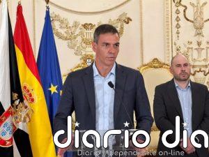 Sánchez anuncia la instalación de boyas en el espigón de Ceuta y espera la "devolución cuanto antes" de los migrantes