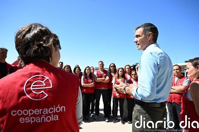 Sánchez recibe al personal del hospital de campaña de AECID a su regreso de Venezuela tras atender a 4.000 pacientes