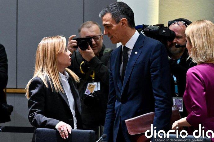 Sánchez replica a las críticas de Italia y dice que allí reciben más inmigrantes irregulares que España