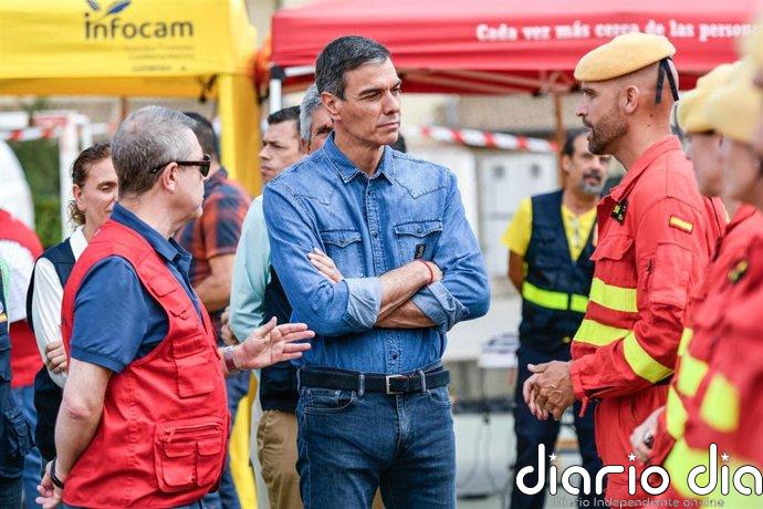 Sánchez transmite su "apoyo" a los desalojados por los incendios e insta a "reforzar la unidad frente a la emergencia"